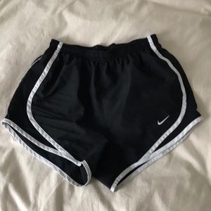 Nike running shorts w/drawstring